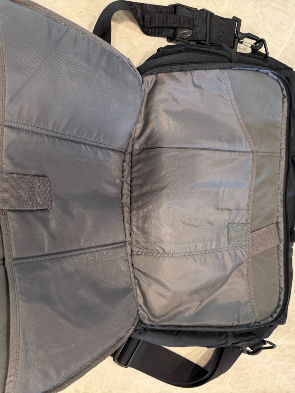 Timbuk2 Classic Laptop Messenger Commuter Crossbody Black Bag - Picture 6 of 8